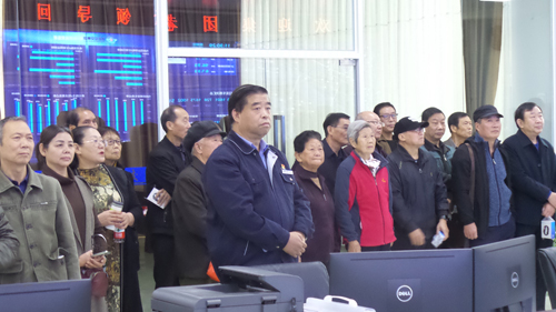 老干部們都說“集團(tuán)真暖心，做公交人真自豪！”
