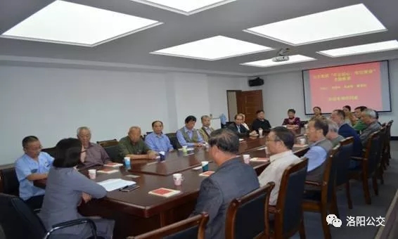 集團(tuán)黨委為離退休老干部上“不忘初心、牢記使命”主題教育專題黨課